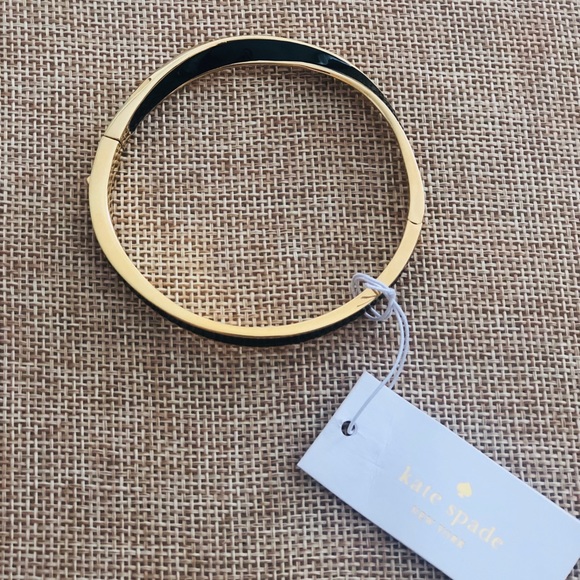 🆕Kate Spade “Do the twist” enamel hinged bangle - Picture 2 of 5